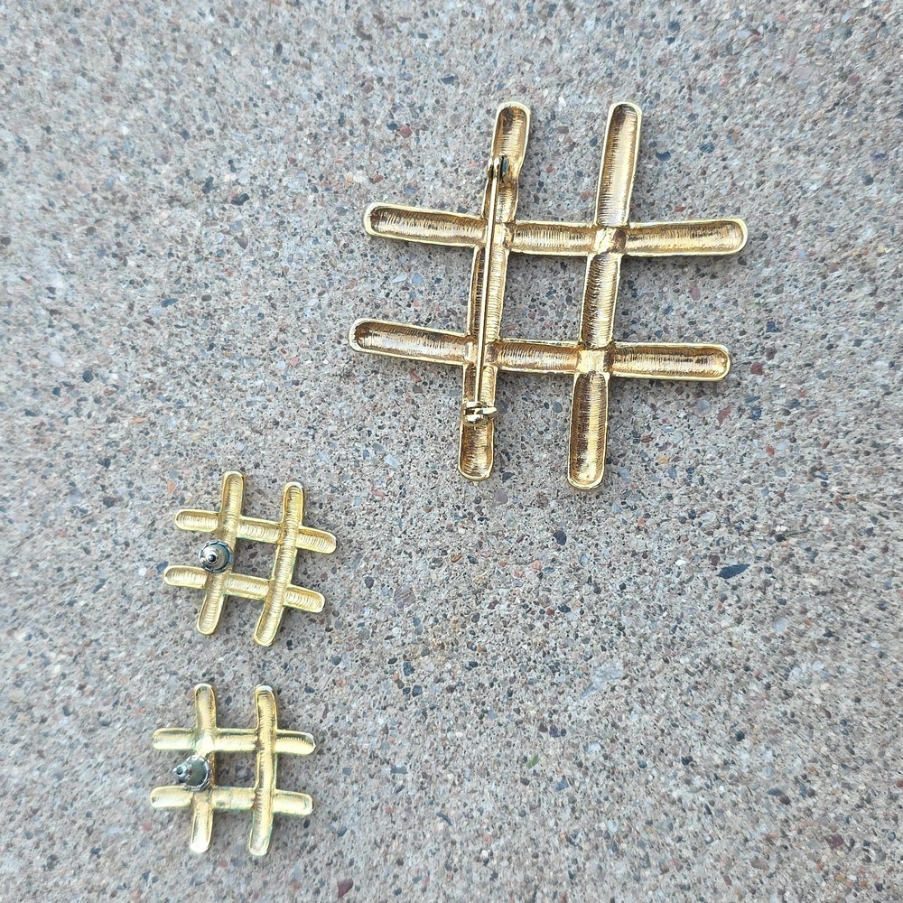 Vintage 1980's Gold Toned Hashtag Set - Picture 2 of 4